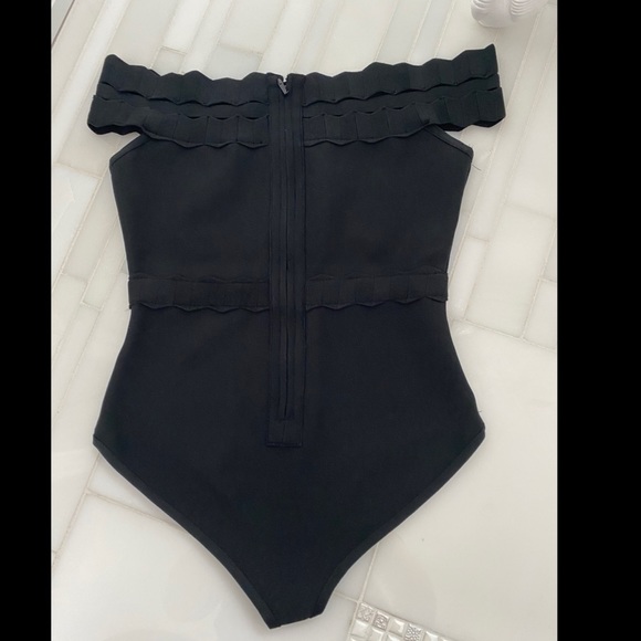Body con Off-shoulder bodysuit - Picture 2 of 2
